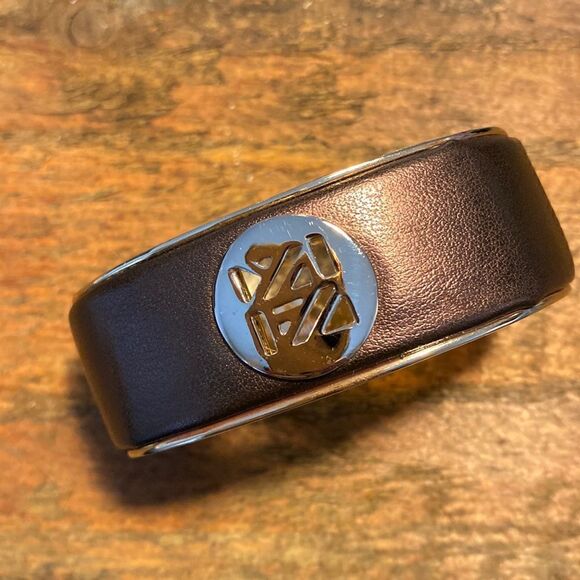 ANNE KLEIN Gold-Tone Cuff Bangle Bracelet with Leather Size 3.5” - Picture 5 of 7